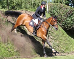 André Thieme und Nacorde haben mit ihrem 3. Derbysieg wesentlich zur erneuten Führung des Equestrian Sportclubs beigetragen. Foto: Jutta Wego